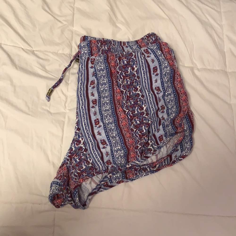 Pattern Shorts - Picture 2 of 3